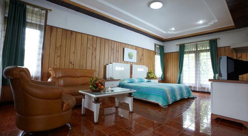 מאלאנג Kusuma Agrowisata Resort & Convention מראה חיצוני תמונה